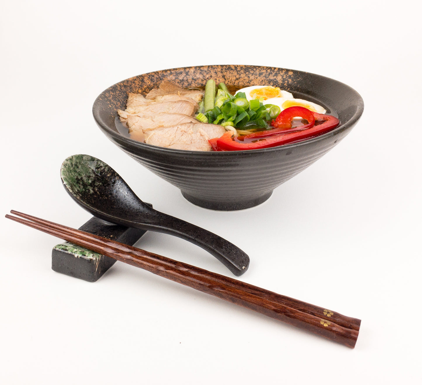 Ramen noodles serving kit for 1 (bowl, spoon, chopsticks and chopsticks rest)